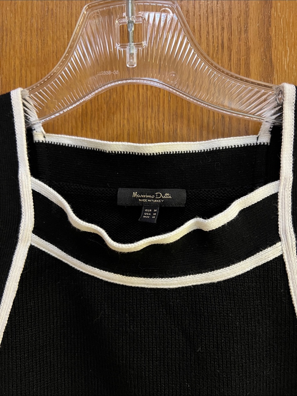 Mossimo Dutti Black Ribbed Tank with White Piping. Medium. EUC. - Picture 3 of 8